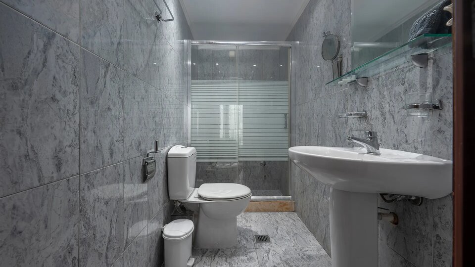 Tiara Holidays - Filippos Hotel Halkidiki - Comfort double room - kupatilo